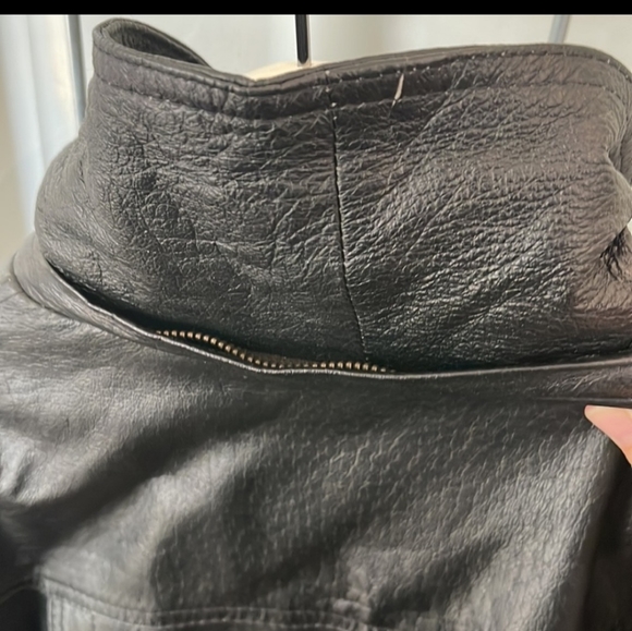 Leather jacket - Picture 5 of 7